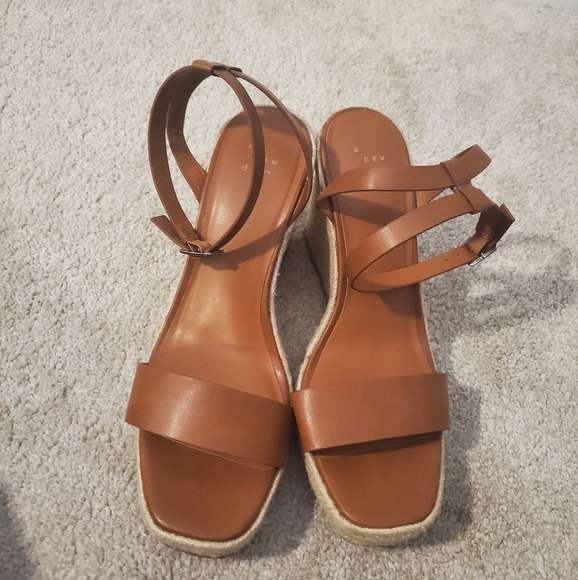 Wedges🍒 - Picture 3 of 10